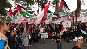 Peringati Hari Quds Sedunia, Ribuan Warga Surabaya Gelar Demonstrasi