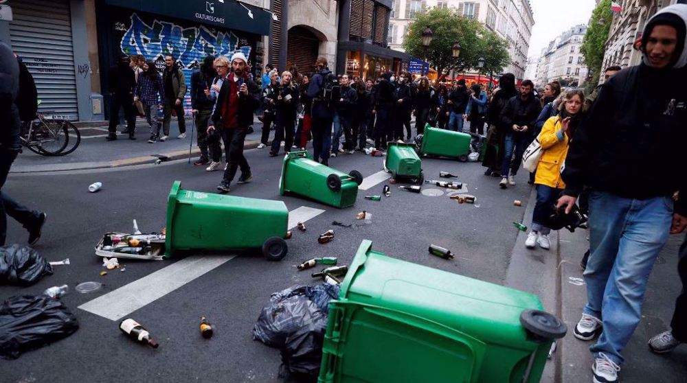 Ribuan Pengunjuk Rasa Prancis Bentrok dengan Polisi Ketika Macron Bela Reformasi Pensiun