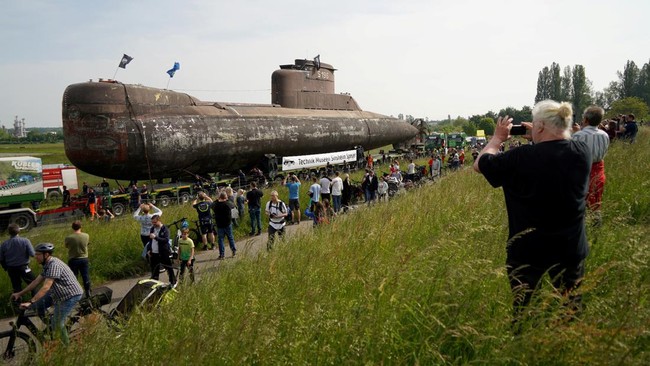 Kapal Selam Raksasa U17 Menuju Museum Jerman