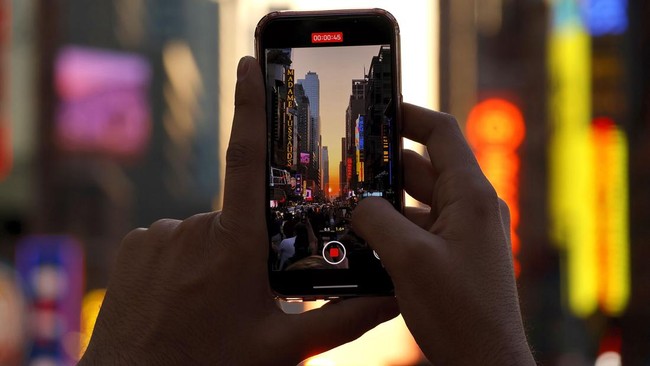 Mata Warga New York Fokus Pada Fenomena Manhattanhenge