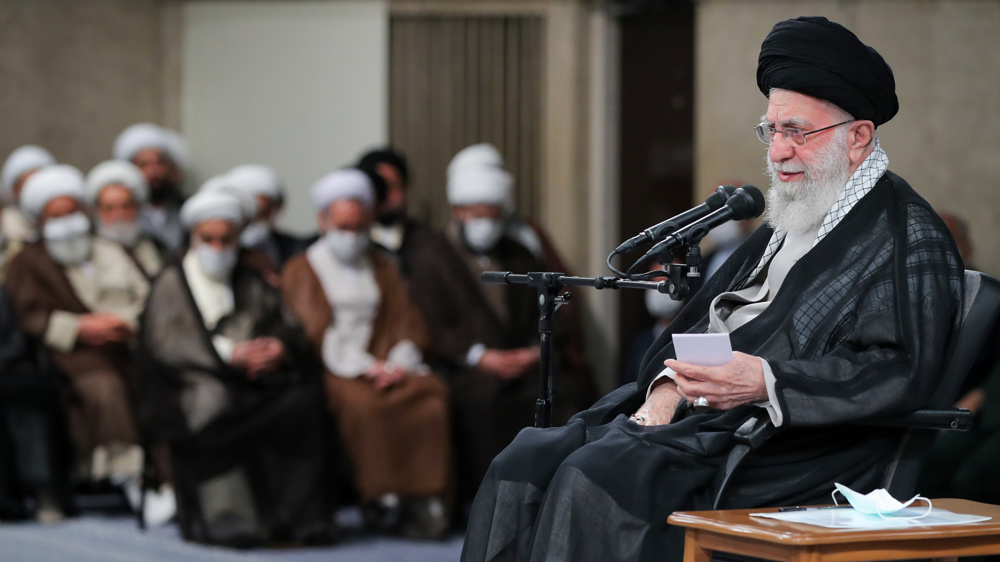 Ayatullah Khamenei Iran Di Tengah Pertarungan Global Lawan Kekuatan Arogan