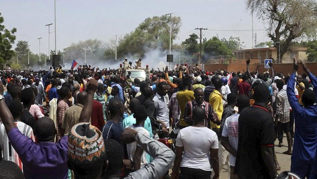 Aksi Pengunjuk Rasa Serang Kedutaan Prancis di Niger