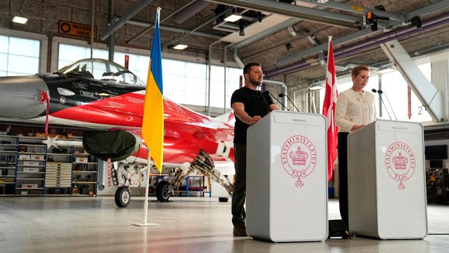 Zelensky Semringah Dapat Jet Tempur F-16 Denmark dan Belanda