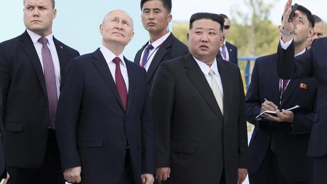 Moment Putin-Kim Jong Un Kunjungi Situs Roket di Rusia