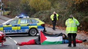 Aktivis Pro-Palestina Inggris Blokade Pabrik Drone Israel di Leicester