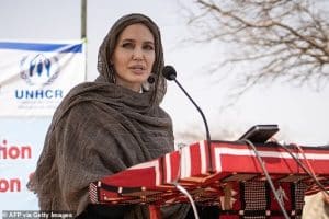 Angelina Jolie Kecam Maraknya Berita Hoax Mengenai Krisis Gaza