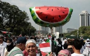 Buah Semangka Jadi Simbol Dukungan dalam Aksi Bela Palestina