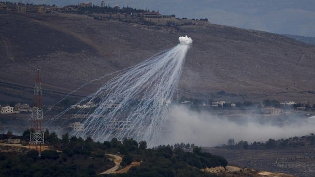 [FOTO] - Israel Hujani Warga Sipil Lebanon dengan Fosfor Putih Terlarang