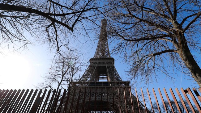 Akibat Aksi Mogok Pekerja Menara Eiffel Paris Tutup 