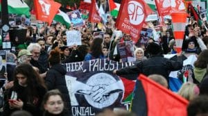 Warga Paris Bersatu Dukung Warga Gaza dan Kecam Perang Israel