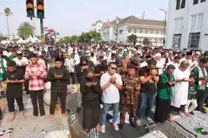 Ribuan Massa di Jogja Gelar Doa Bersama pada Peringatan 100 Hari Serangan Israel ke Gaza