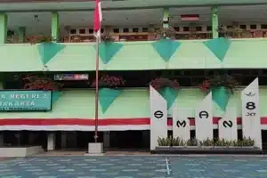 Tren di Jakarta Saat ini: Lulusan SMK Lanjut Kuliah, Lulusan SMA Langsung Kerja