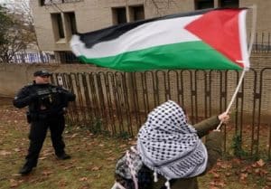 Tentara Aktif AS Bakar Diri depan Kedutaan Israel di Washington