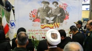 [FOTO] - Tanggal 12 Bahman, Mengenang Kembalinya Imam Khomeini ra ke Iran