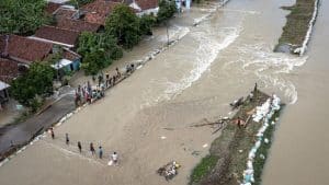 [FOTO] - Jalur Pantura Kudus Lumpuh Akibat Demak Terkena Banjir Besar