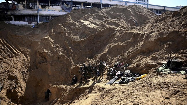 Militer Israel Tuding Ada Terowongan Hamas di Bawah Markas UNRWA Gaza