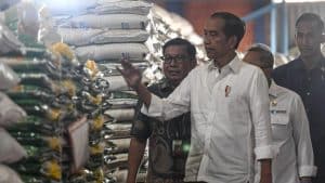 [FOTO] - Jokowi Pastikan Stok Beras Aman Saat Ramadan