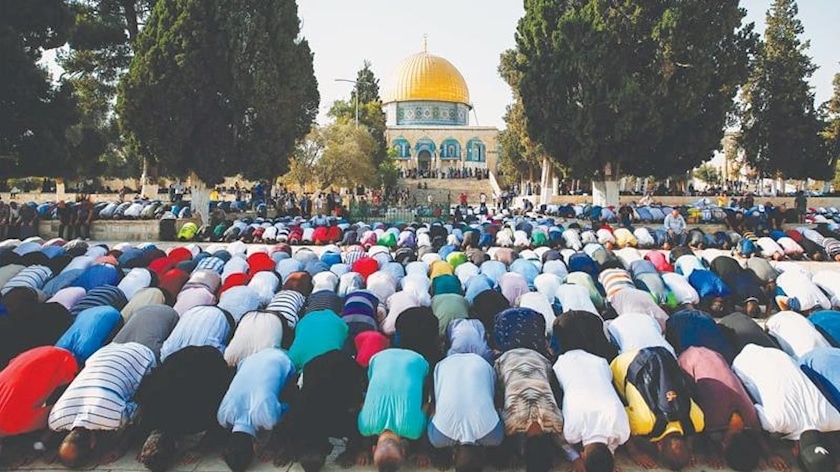 Ribuan Warga Palestina Salat Jumat di Masjid al-Aqsa di Tengah Ketegangan