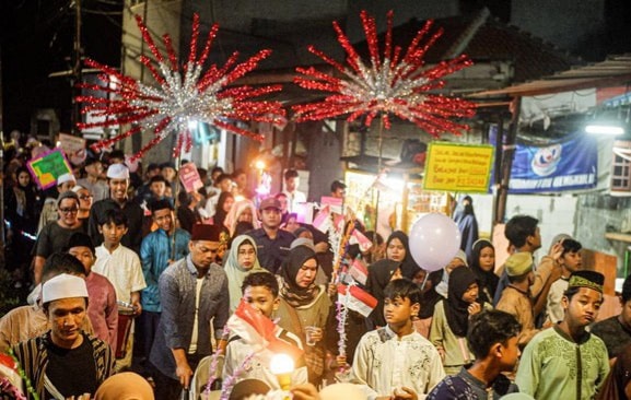 Kemeriahan Pawai Obor Warga Jakarta Sambut Ramadhan