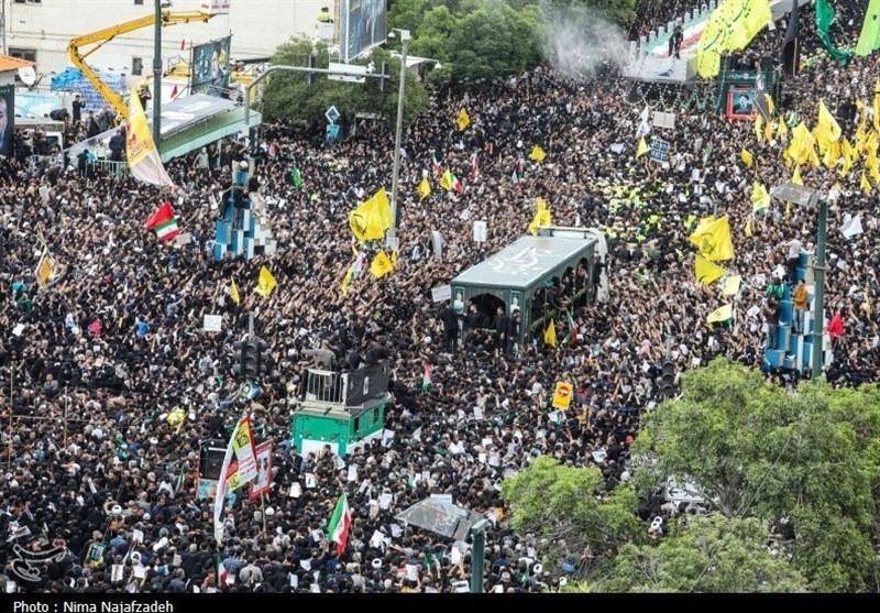 Mendiang Presiden Iran Raisi Dimakamkan di Haram Imam Ridha