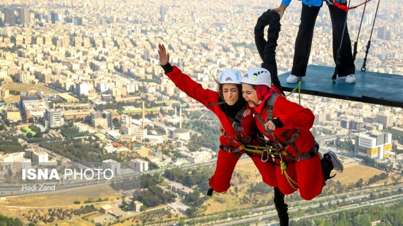 Bungee Jumping, Wahana Baru di Milad Tower Tehran