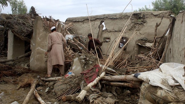 [FOTO]  - Afghanistan Diterjang Banjir, 300 Orang Tewas