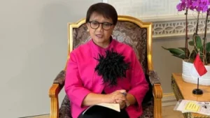 Menlu Retno