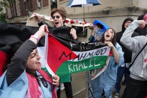Mahasiswa Columbia pro-Palestina Bakar Ijazah Akademik mereka