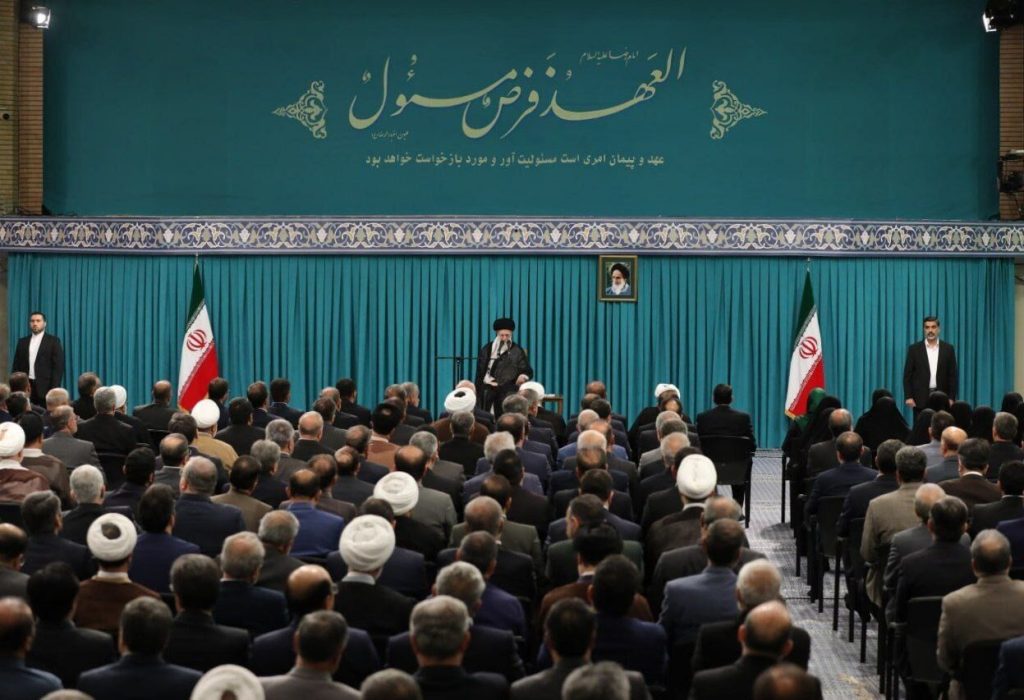 Ayatollah Khamenei Parlemen