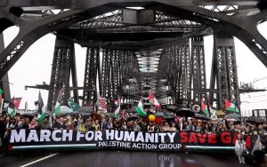 Bela Gaza dan Iran dalam Pawai Anti Zionis di Sydney, Australia