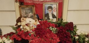 Empati Warga Rusia untuk Syahid Ali Khamanei di Depan Dubes Iran